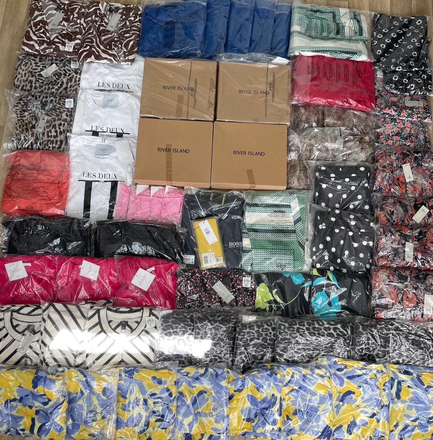 64 item - RRP £2592 - Calvin Klein, Hugo Boss, River Island & More - Z99B004
